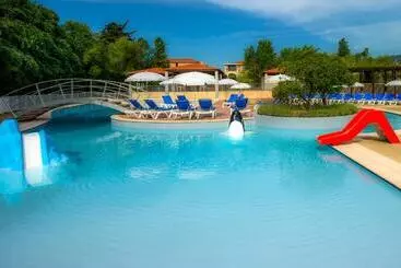 هتل آپارتمان Goélia Mandelieu Riviera Resort