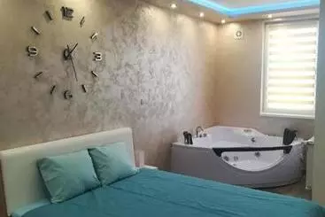 Majatalo Jacuzzi Room