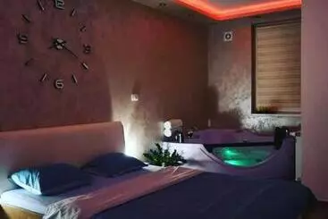 پانسیون Jacuzzi Room