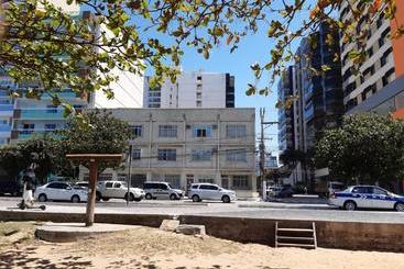 Yellow Hostel Praia Da Costa