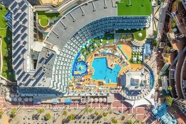 Hotel Hovima La Pinta Beachfront Family