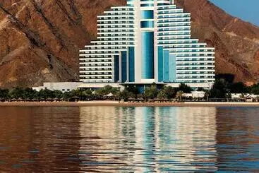 Le Méridien Al Aqah Beach Resort