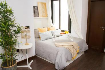 Aparthotel Romantic Studio In The Center With Terrace