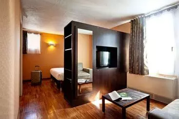 فندق Kyriad Lyon Sud Saint Genis Laval