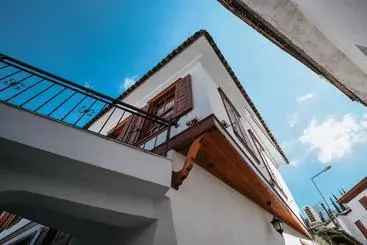 Otel Manolian