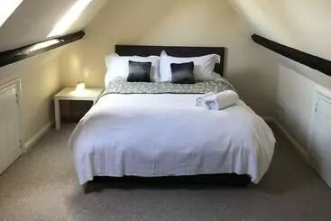The Clifden Arms B&b