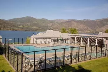 Wapato Point Resort