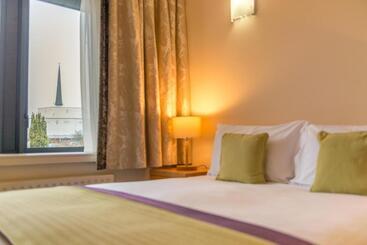 בית מלון כפרי Knock House