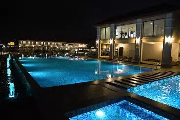 Hotel Spoorti Resort And Club