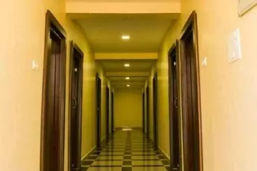 Iroomz Hotel Krishna Inn