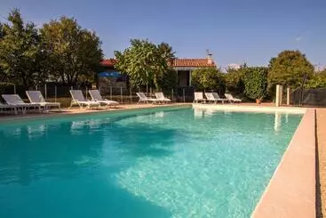 Отель Hôtel Les Persèdes