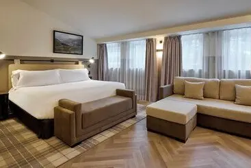 هتل Casa Serras Andorra