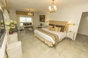 Marina Del Faro Resort