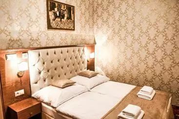 ペンション Penzión Chateau Hunting