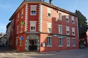 Отель Logis Hôtel Du Fer à Cheval