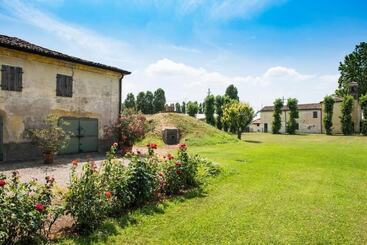 Landhotel Azienda Agricola Le Colombare