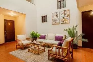 فندق Los Tambos Colonial