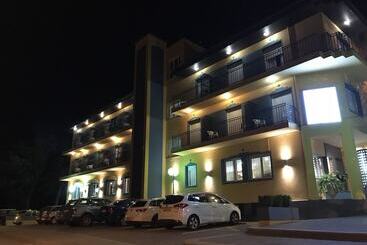 فندق فئة نجمة واحدة Esteba