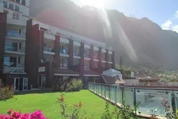 Huoneistohotelli Paul Do Mar Sea View Hotel