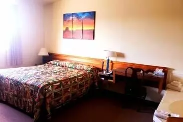 Отель Grand Staircase Inn