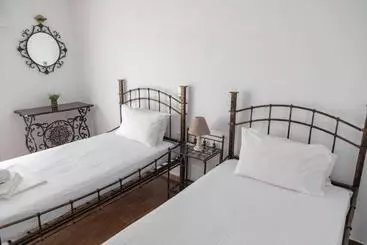 Ampoulos Rooms & Apartments