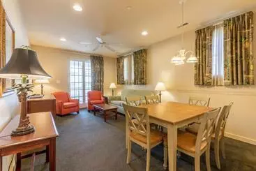 Huoneistohotelli Ebb Tide Suites