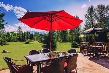 Glacier House Hotel & Resort