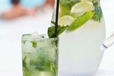 Отель Dream South Beach, By Hyatt