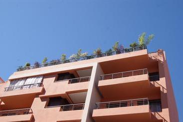 تختخواب و صبحانه Le M-quartz