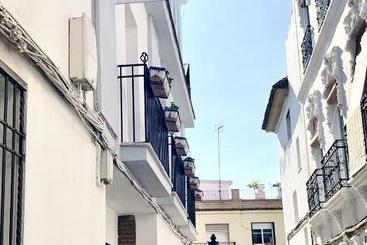 تختخواب و صبحانه Mamre Hostel