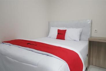 Hotel Reddoorz Syariah Near Unsoed