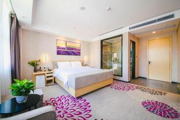 Lavande Hotel Heyuan Zijin