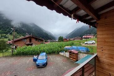 هتل آپارتمان Eş Pansiyon