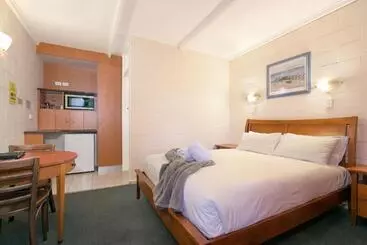 South Gladstone Motel