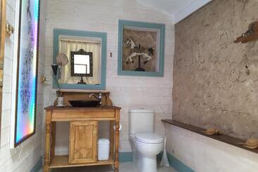 Bed and Breakfast A La Folly The Retreat