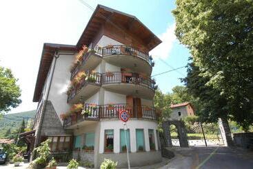 Отель Albergo Sichi