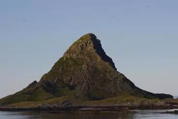 Apart Otel Kaikanten Rorbuer   Røst