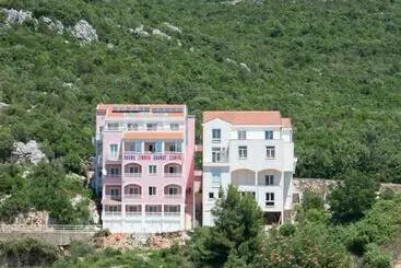 مُتل Villa Matic