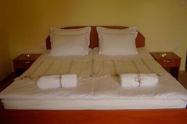 پانسیون Terra Guest House