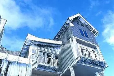 White Crystal Apartments