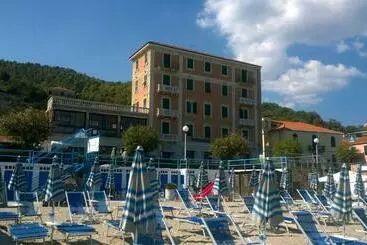 Hotel Monique