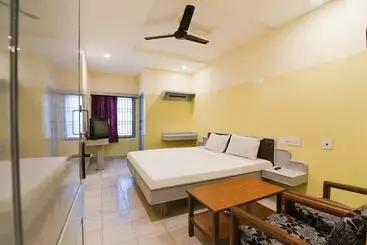 Hotel Spot On 41643 Karthik International