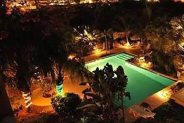 هتل The Inn At Grace Bay