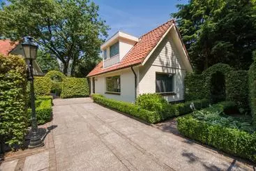 Aamiaismajoitus (B&B) Villa Kelders