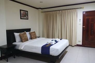 בית מלון כפרי Ban Kiang Fah Resort Chongmek