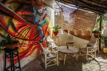 Пансион Baitul Noor House