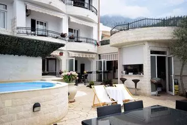 پانسیون Monte Perla Residence