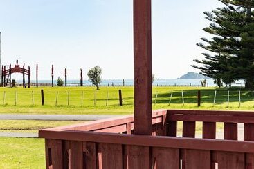 קוטג'' Waitangi Beach Bach 30a