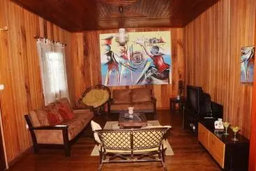 پانسیون Guest House Quinta Natural Bangalots