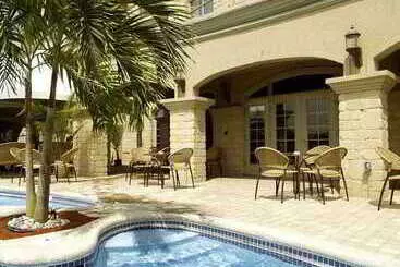 Le St Martin Hotel & Suites